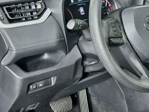 Used 2025 Toyota RAV4 XLE FWD image 17