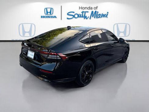 Certified 2025 Honda Accord SE image 7
