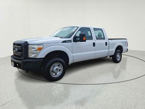 Used 2014 Ford F250 XL w/ Power Equipment Group AWD/4WD image 3