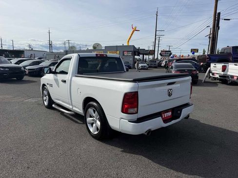 Used 2014 RAM 1500 Express RWD image 4