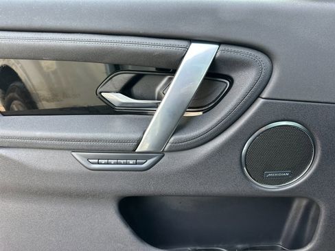 Used 2025 Land Rover Discovery Sport S image 11