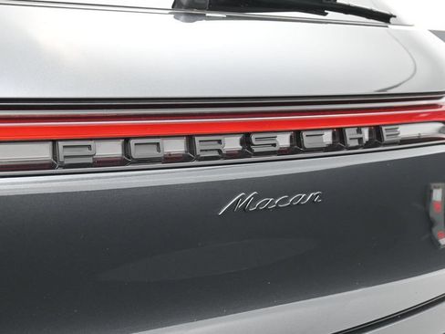 Certified 2026 Porsche Macan AWD/4WD image 14