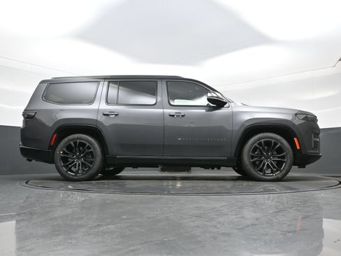 New 2026 Jeep Grand Wagoneer Summit AWD/4WD image 20