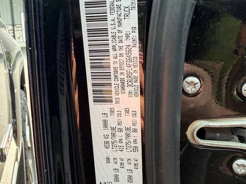 Used 2015 RAM 2500 Laramie AWD/4WD image 24