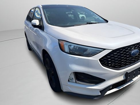 Used 2019 Ford Edge ST w/ Cold Weather Package AWD/4WD image 5