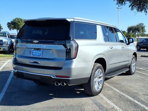 New 2026 Chevrolet Suburban Premier image 4
