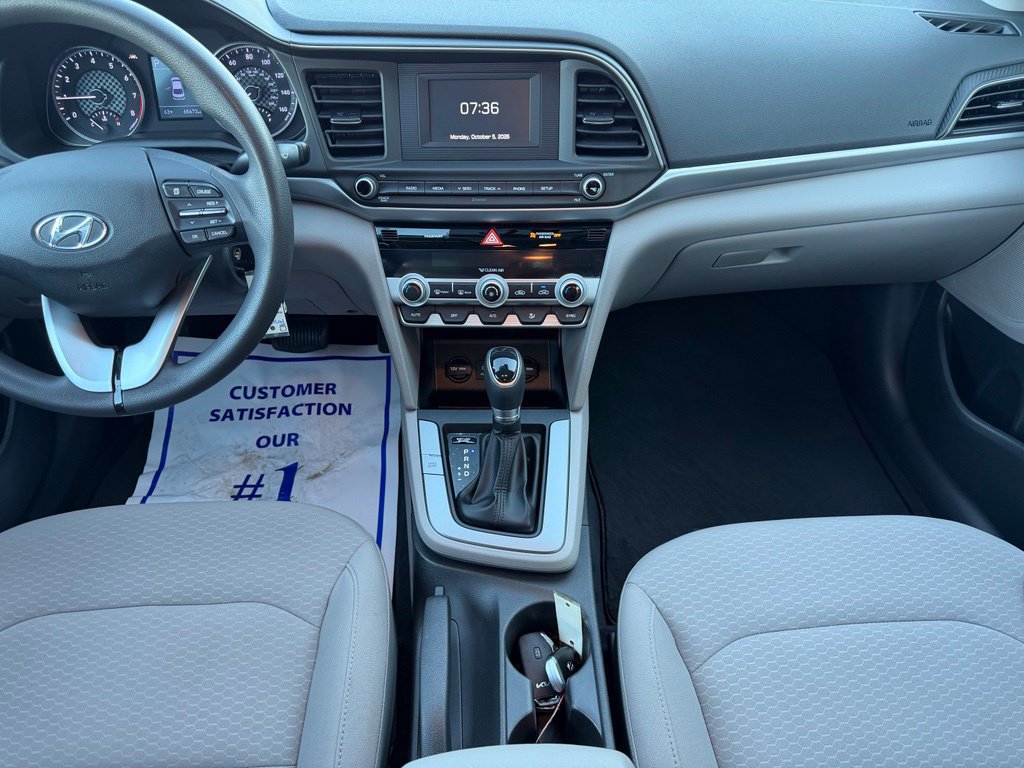 Used 2020 Hyundai Elantra SE FWD image 18