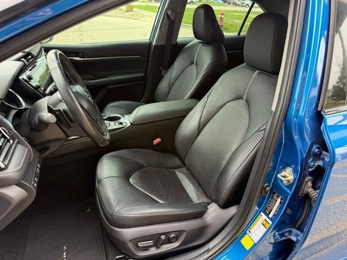 Used 2020 Toyota Camry XSE FWD image 9