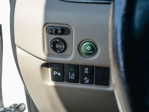 Used 2016 Honda Pilot Touring image 27