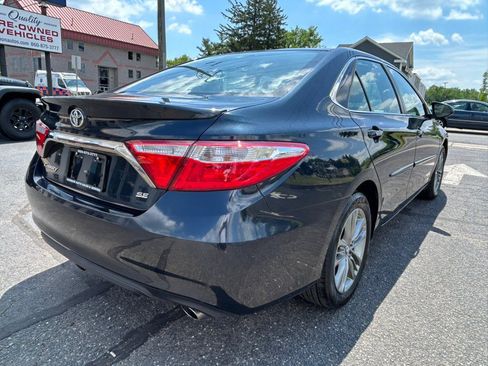 Used 2017 Toyota Camry SE FWD image 5