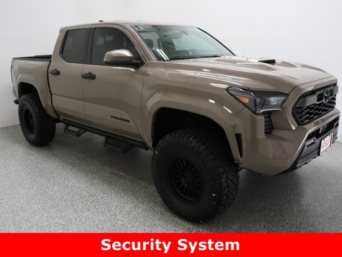 Used 2026 Toyota Tacoma TRD Sport image 4