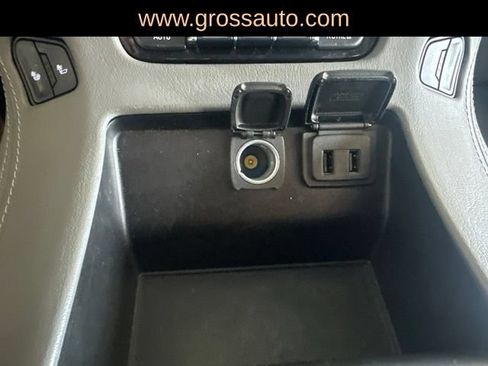 Used 2018 Chevrolet Suburban LT w/ Luxury Package AWD/4WD image 31