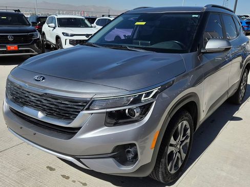 Used 2021 Kia Seltos S AWD/4WD image 2