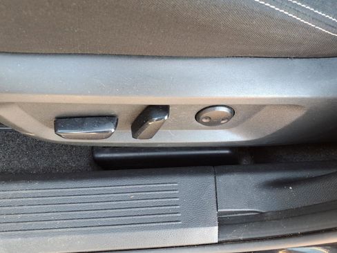 Used 2024 Nissan Rogue SV image 6