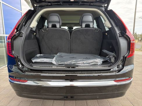 New 2026 Volvo XC90 T8 Ultra w/ Protection Package Premier AWD/4WD image 9