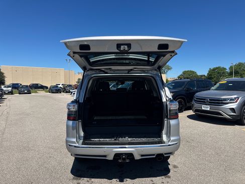 Used 2023 Toyota 4Runner Limited AWD/4WD image 10