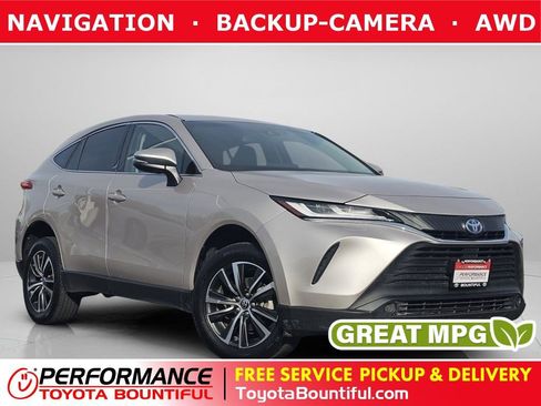 Used 2024 Toyota Venza LE image 1