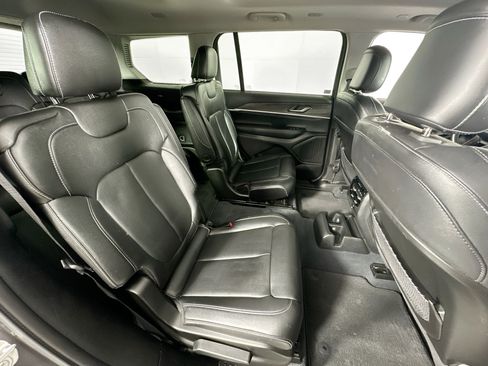 Used 2023 Jeep Grand Cherokee L Limited image 29