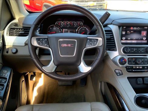 Used 2015 GMC Yukon SLT w/ HD Trailering Package image 5