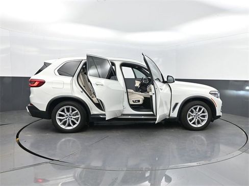 Used 2019 BMW X5 xDrive40i w/ Luxury Seating Package image 39