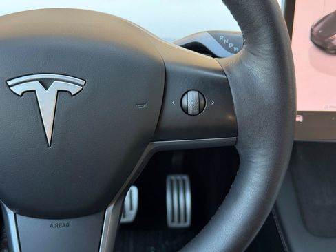 Used 2023 Tesla Model Y Performance AWD/4WD image 19