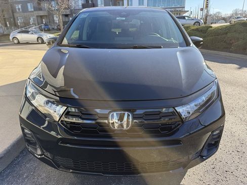 New 2026 Honda Odyssey Touring image 3