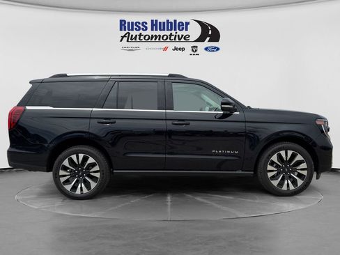 Used 2026 Ford Expedition Platinum w/ Driver's Package AWD/4WD image 8