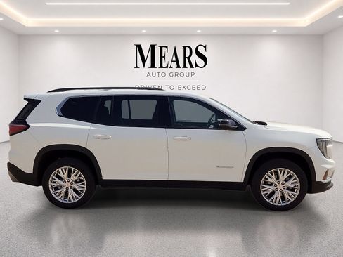Used 2025 GMC Acadia Elevation w/ Elevation Premium Package FWD image 6