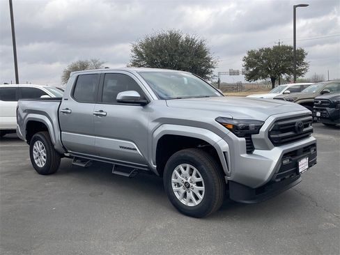 New 2026 Toyota Tacoma SR5 image 3