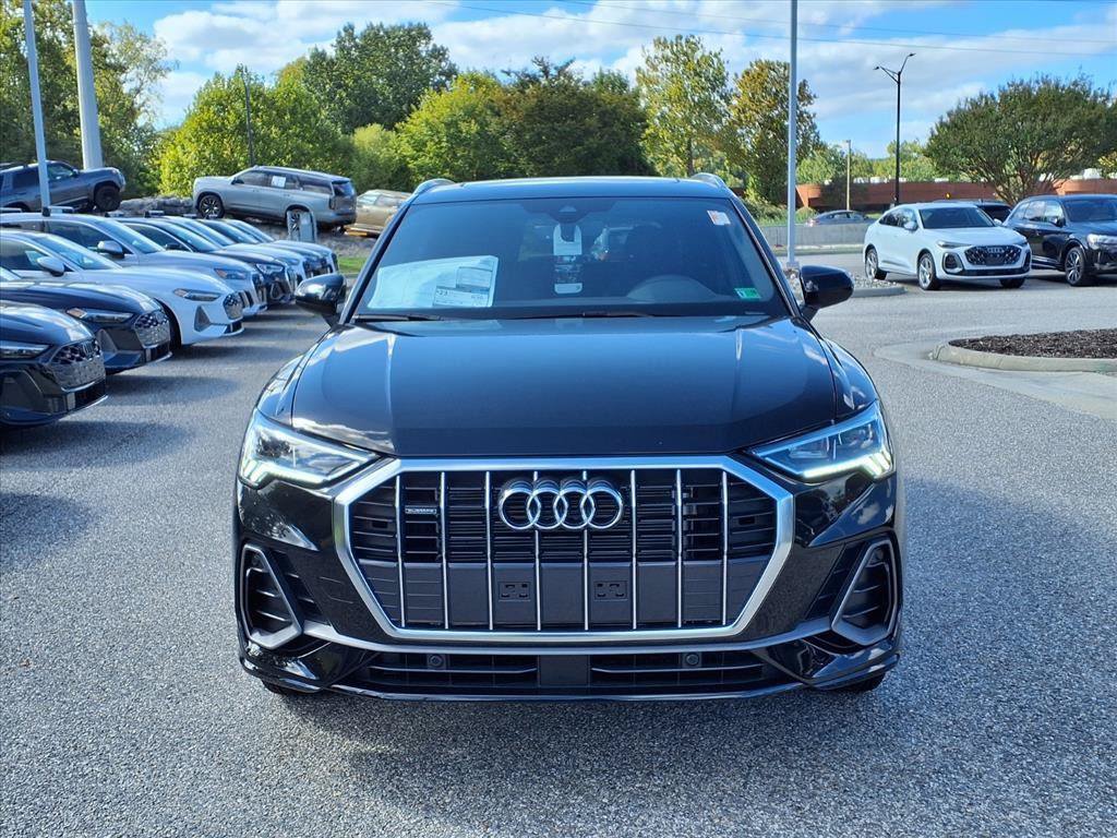 Used 2025 Audi Q3 2.0T Premium AWD/4WD image 2
