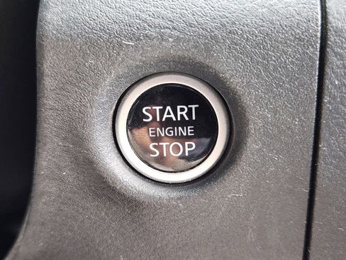 Used 2025 Nissan Frontier SV w/ SV Convenience Package image 23