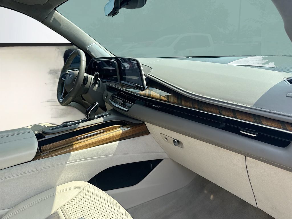 Used 2021 Cadillac Escalade Premium Luxury Platinum AWD/4WD image 32
