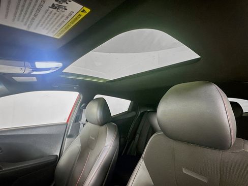 Used 2019 Hyundai Veloster 2.0 Premium image 27