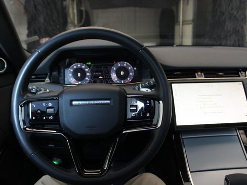 Used 2024 Land Rover Range Rover Evoque S AWD/4WD image 40