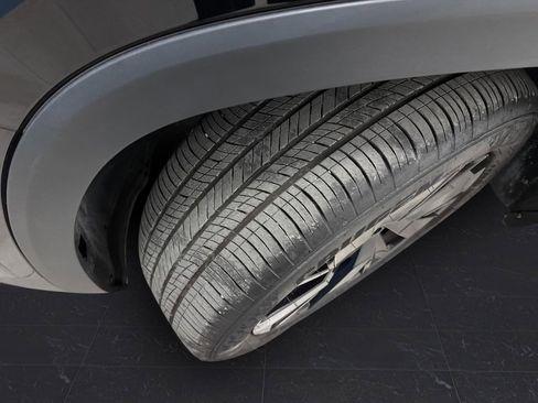 Used 2024 Volkswagen Atlas SE w/ Panoramic Sunroof Package image 38