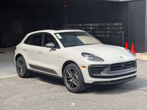 Used 2025 Porsche Macan Turbo image 7