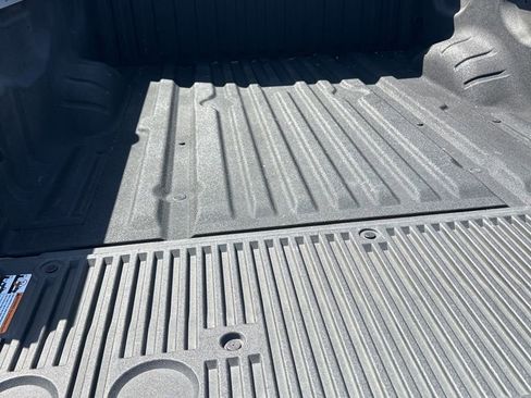 Used 2023 Nissan Titan PRO-4X w/ Pro-4x Convenience Package AWD/4WD image 10