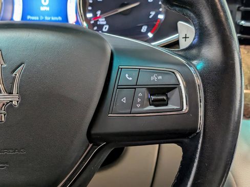 Used 2014 Maserati Quattroporte GTS image 39