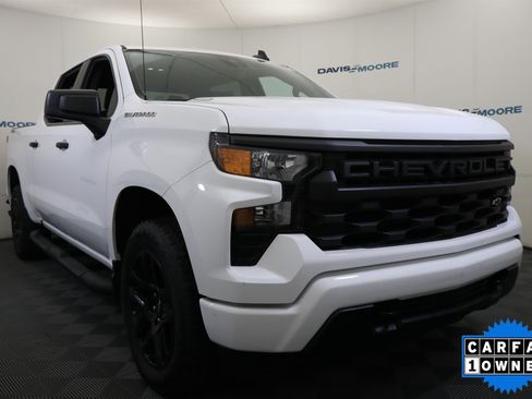 Used 2025 Chevrolet Silverado 1500 Custom w/ Turbomax Blackout Package AWD/4WD image 3
