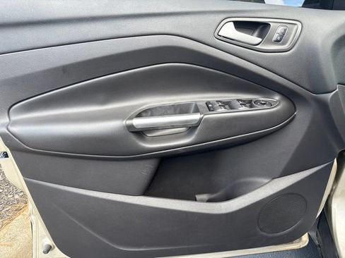 Used 2018 Ford Escape SE FWD image 39