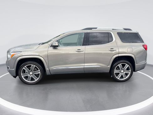Used 2019 GMC Acadia Denali w/ Technology Package FWD image 5