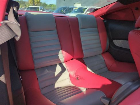 Used 2010 Ford Mustang GT Premium RWD image 32