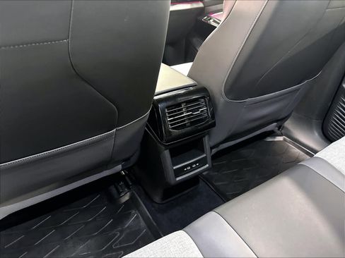 Used 2023 Volkswagen ID.4 Pro RWD image 13