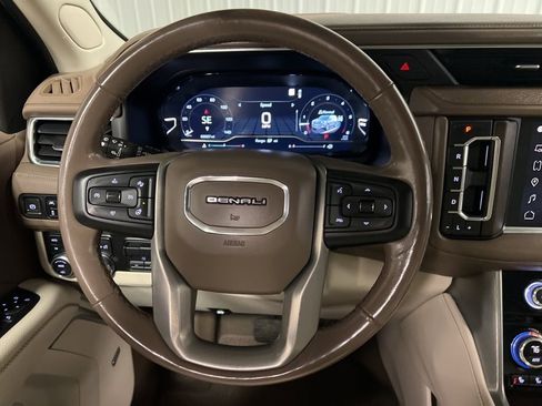 Certified 2022 GMC Yukon XL Denali w/ Advanced Technology Package image 14