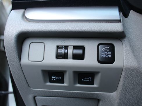 Used 2014 Subaru Forester 2.5i Limited image 24