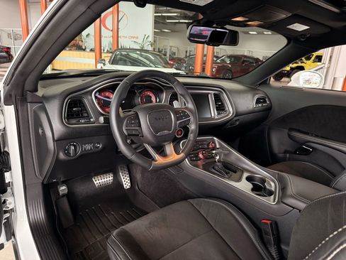 Used 2016 Dodge Challenger SRT Hellcat image 35
