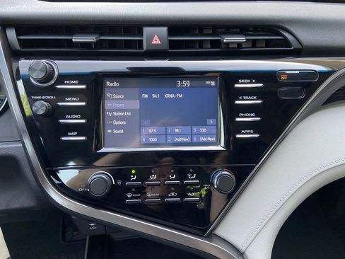 Used 2019 Toyota Camry LE FWD image 17