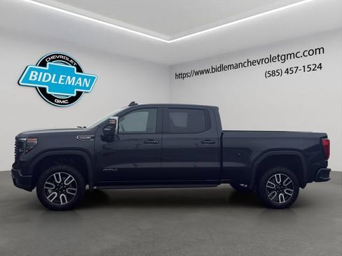 Used 2025 GMC Sierra 1500 AT4 w/ Technology Package AWD/4WD image 4