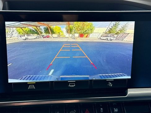 Used 2024 Chevrolet Silverado 2500 LT w/ Convenience Package image 28