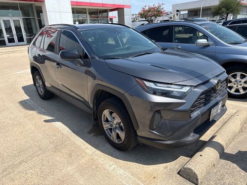 Used 2025 Toyota RAV4 LE AWD/4WD image 3